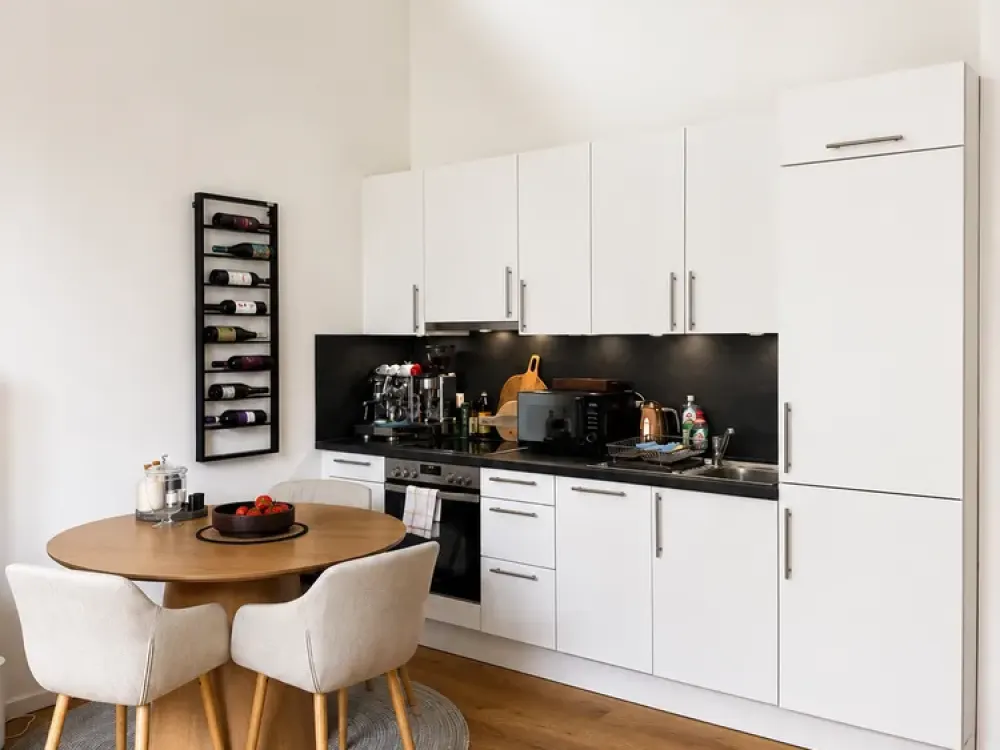 Modernes Wohnen mit Altbaucharme, Loftgefühl & große Terrasse im Hofgartenkarree