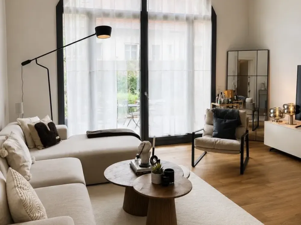 Modernes Wohnen mit Altbaucharme, Loftgefühl & große Terrasse im Hofgartenkarree