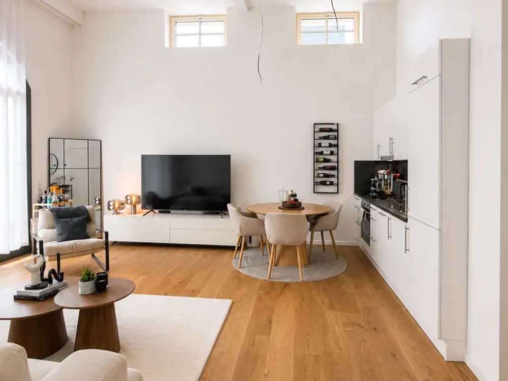 Modernes Wohnen mit Altbaucharme, Loftgefühl & große Terrasse im Hofgartenkarree