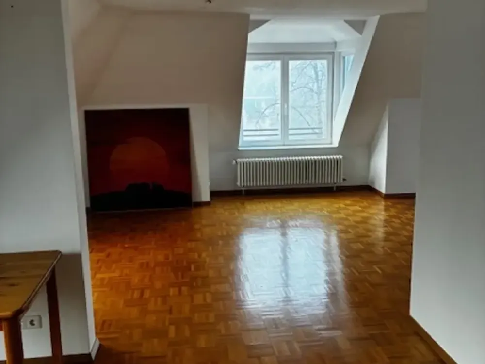 Exklusive 3,5-Zi.-Wohnung mit Gartennutzung in schöner Lage in Degerloch