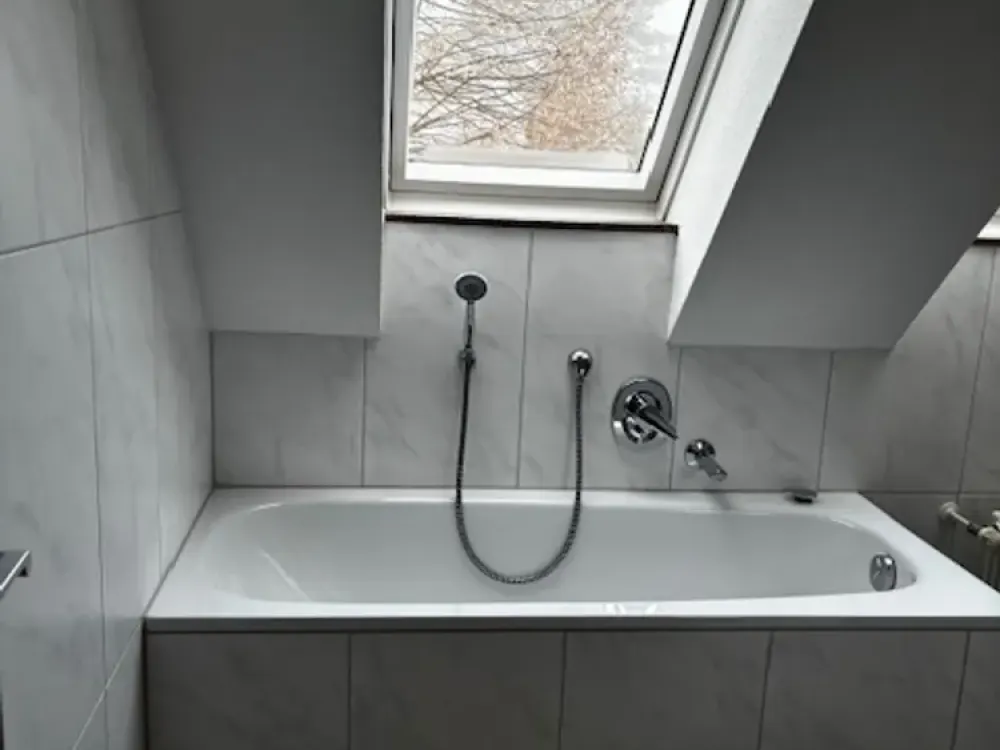 Exklusive 3,5-Zi.-Wohnung mit Gartennutzung in schöner Lage in Degerloch