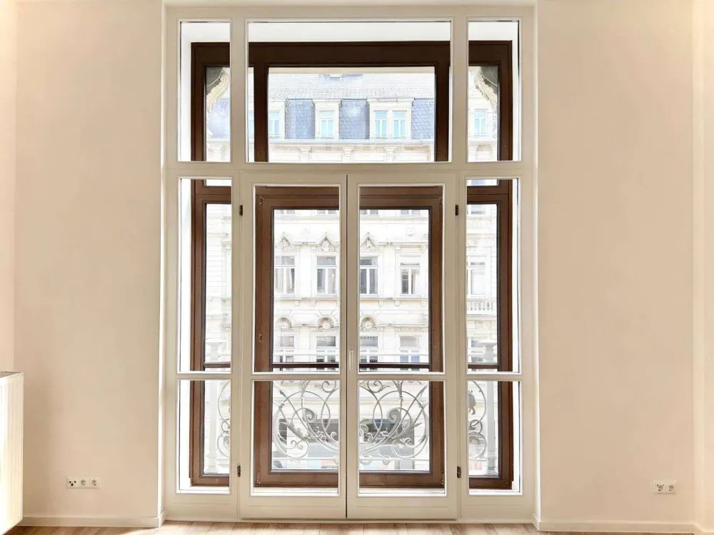 Sanierter Altbaucharme mit elegantem Balkonaustritt