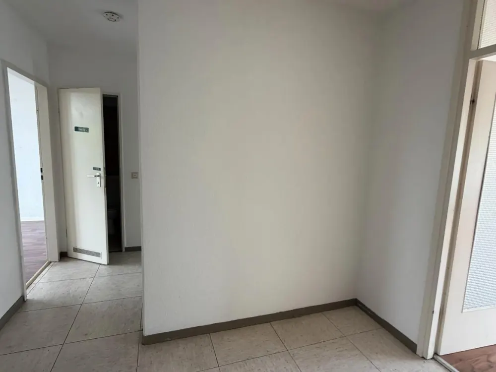 Bright 3-Room Apartment with Balcony in Köln-Weiden