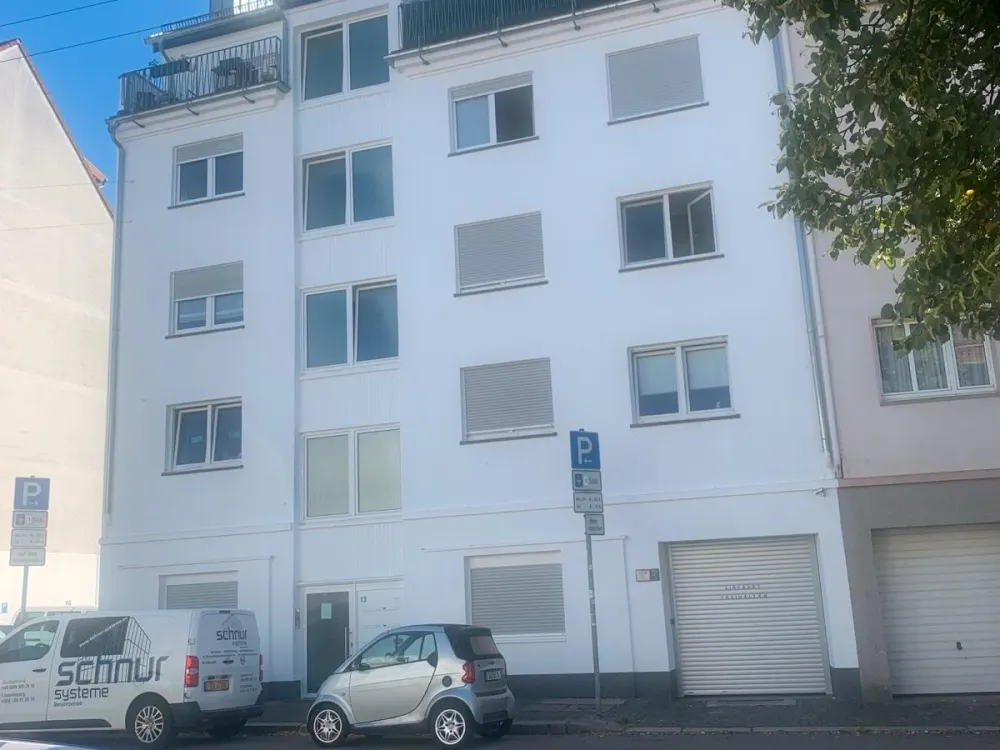 Großzügige 4 Zimmer Wohnung in Alt Saarbrücken