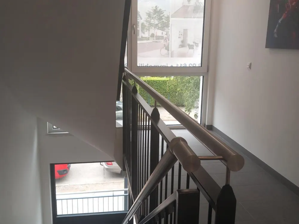 Helle und moderne 2-Zimmer-Wohnung mit Einbauküche und Terrasse