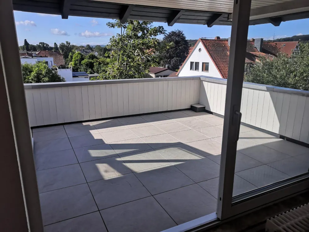 Moderne 3 Zimmer Wohnung 88 m², Dach-Terrasse, TG, Keller