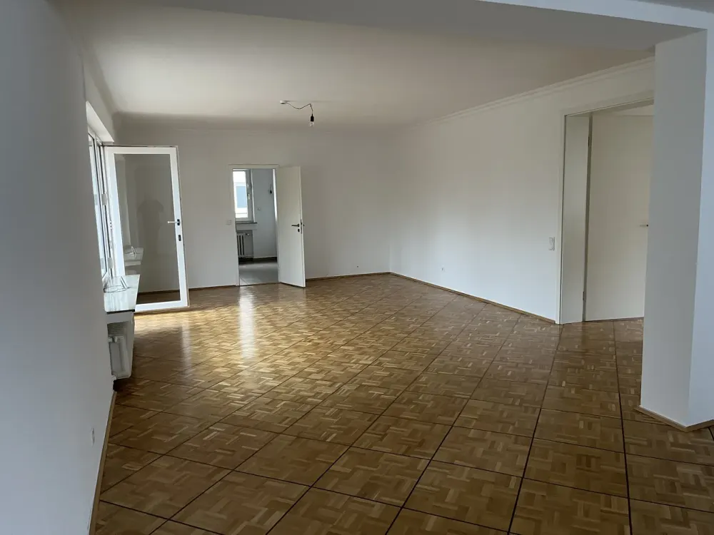 4-Zimmer-Wohnung mit Wintergarten und Balkon in Langenfeld