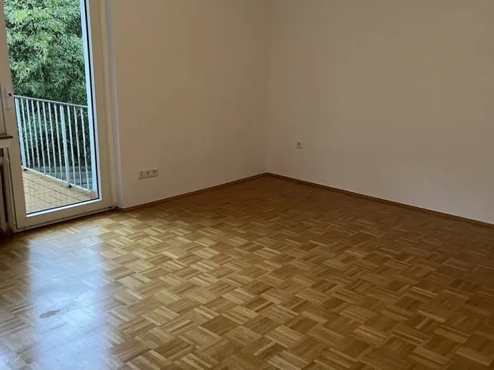 4-Zimmer-Wohnung mit Wintergarten und Balkon in Langenfeld