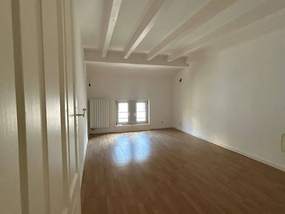 neu renoviertes WG Zimmer direkt am Merianplatz