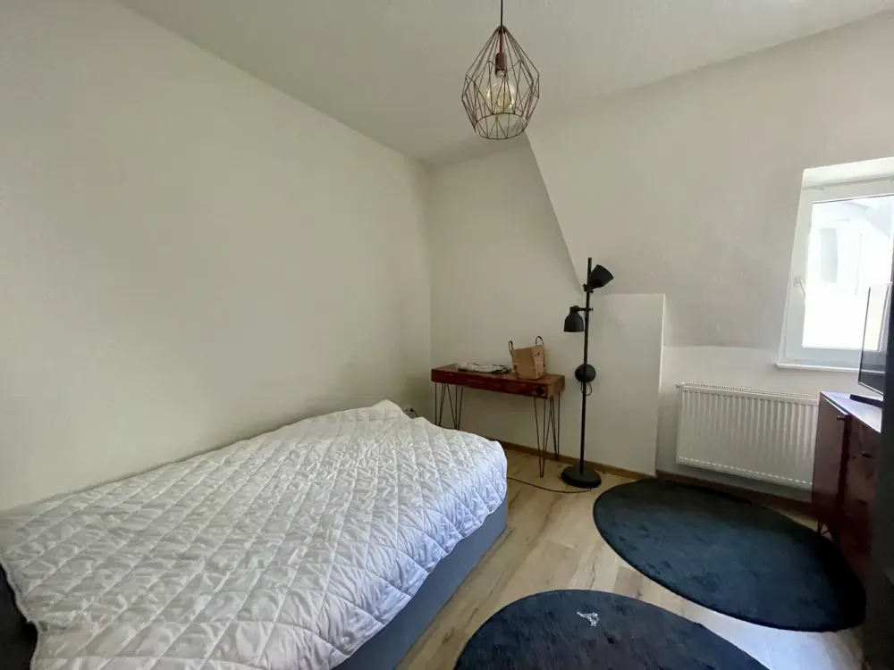 Neu*Perfekt für Studenten*4-Zimmer-Wohnung*sanierter Altbau*2 Bäder*EBK*Toplage*zentral