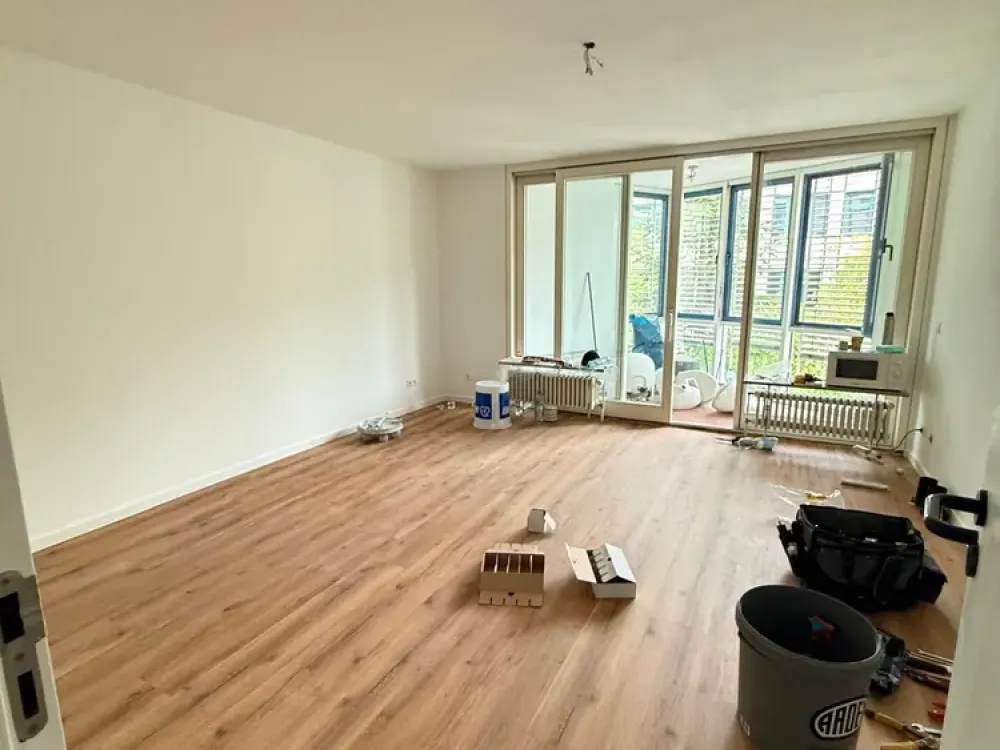 Lichtdurchflutete *teilsanierte* Wohnung im Herzen von Stuttgart-West