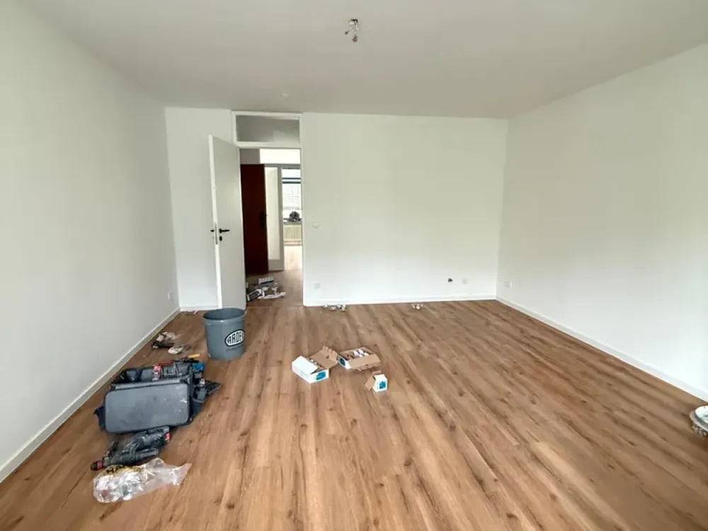 Lichtdurchflutete *teilsanierte* Wohnung im Herzen von Stuttgart-West