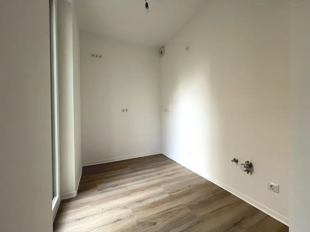 Newly Built Apartment with Terrace: Spacious 2-Room - Optional with Fitted Kitchen in Zentrum-Ost