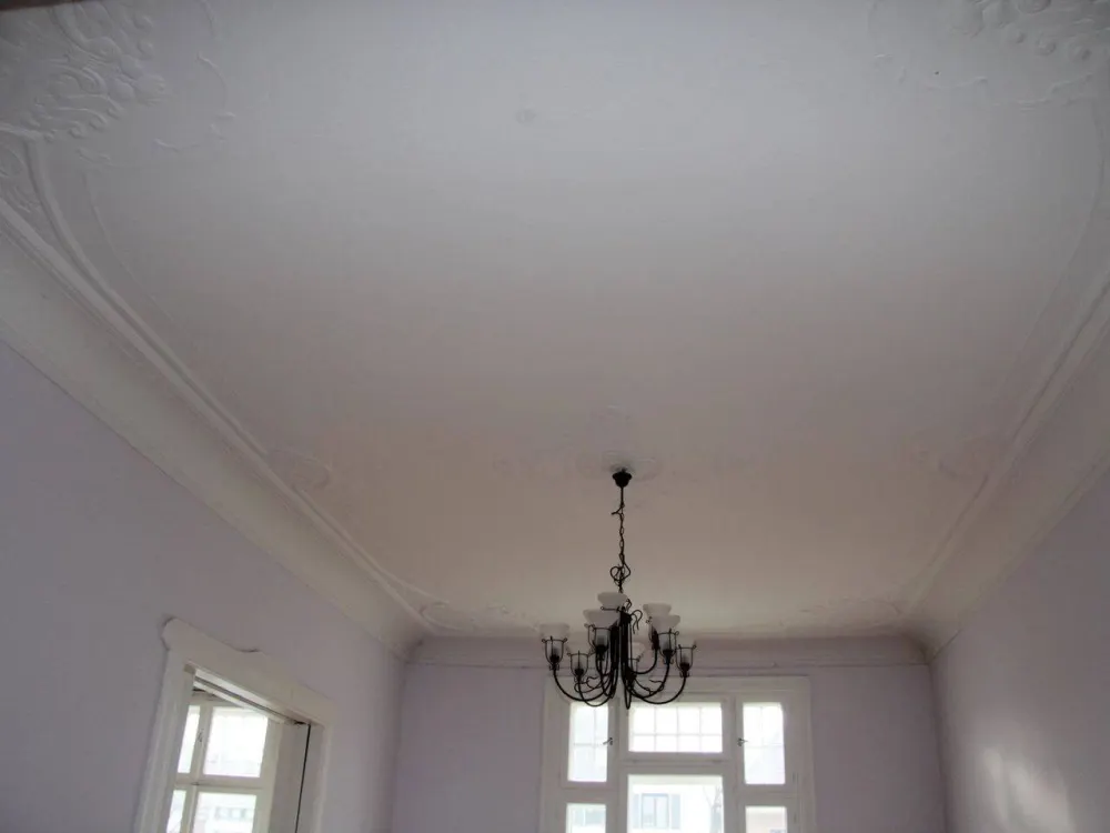 7-Zimmer-Altbau in Winterhude: Nur als Wohnbüro bzw. -praxis bzw. -atelier. Wohgemeinschaft möglich.