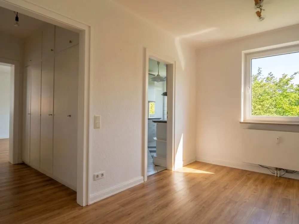 Helle 4-Zimmerwohnung mit Loggia zum Garten in Großhansdorf zur Miete, Wentzel Dr.