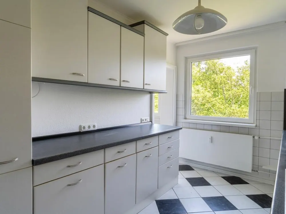 Helle 4-Zimmerwohnung mit Loggia zum Garten in Großhansdorf zur Miete, Wentzel Dr.