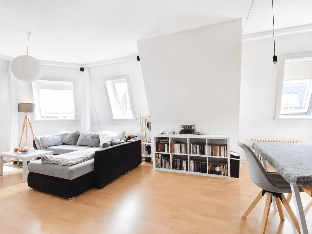 Im Herzen von Bergedorf: "Attraktive 3-Zimmer-Dachgeschosswohnung mit Altbaucharakter"