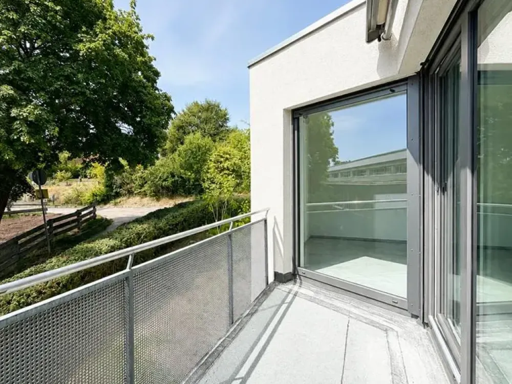 7577 - First occupancy after renovation! 3-room apartment with balcony and daylight bathroom!