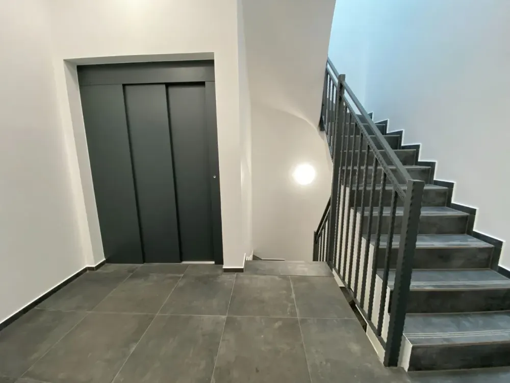 Modernisierte 3-Zimmerwohnung im beliebten Bahnhofsviertel in Rostock - mit zwei Balkonen
