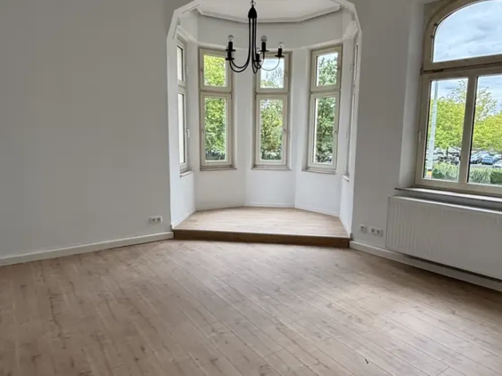Helle 4-Zimmer-Wohnung im 1. OG in Krefeld-Kempener Feld/Baackeshof