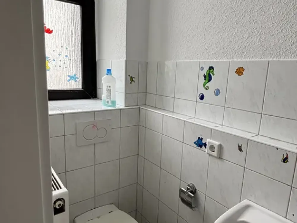 Helle 4-Zimmer-Wohnung im 1. OG in Krefeld-Kempener Feld/Baackeshof