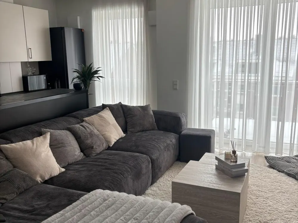 Bright 2.5 Room Apartment with Balcony - Modern and New Building