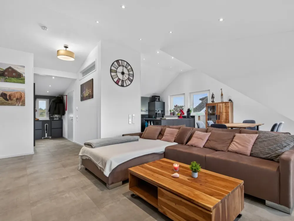 Ihr neues Zuhause mit Stil, moderne 3-Zimmer-Dachgeschosswohnung
