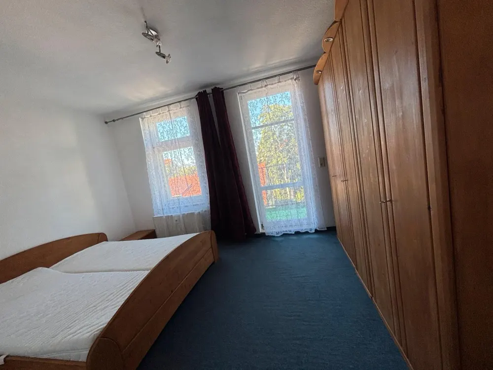 Attraktive renovierte möblierte 2 Schlafzimmern Wohnung