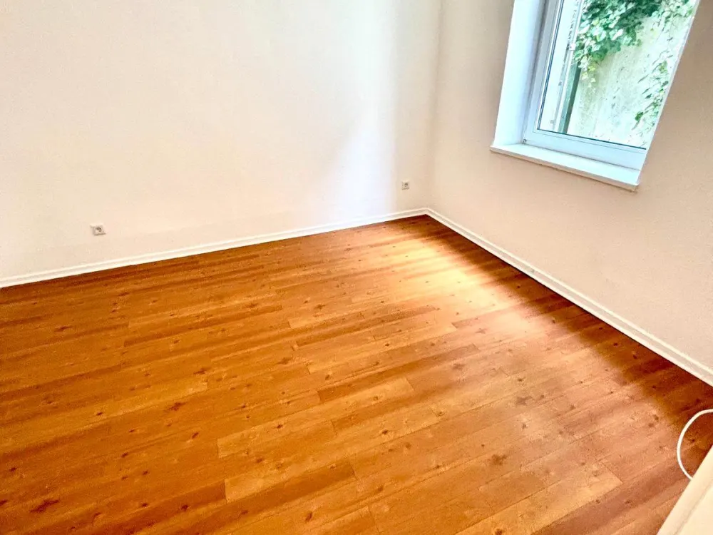 2-Zimmer Wohnung ab sofort im EG mit Küche und Waschmaschine