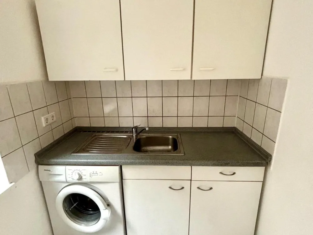 2-Zimmer Wohnung ab sofort im EG mit Küche und Waschmaschine
