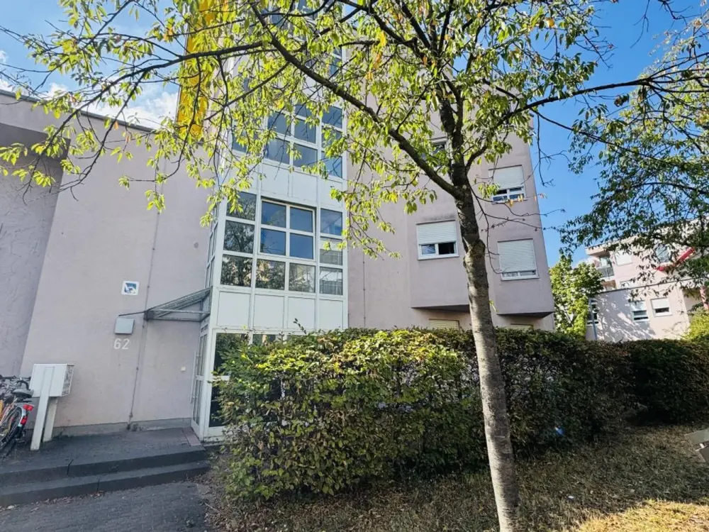 2-Room Ground Floor Apartment - Creative Freedom for Artistic and Handy Individuals