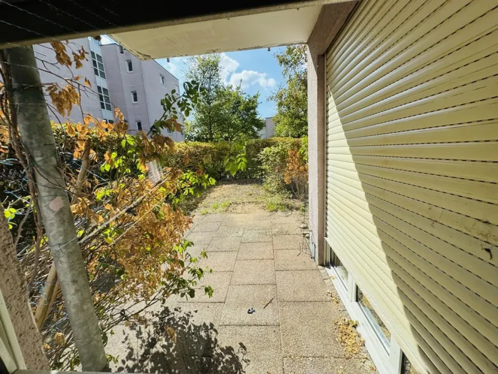 2-Room Ground Floor Apartment - Creative Freedom for Artistic and Handy Individuals