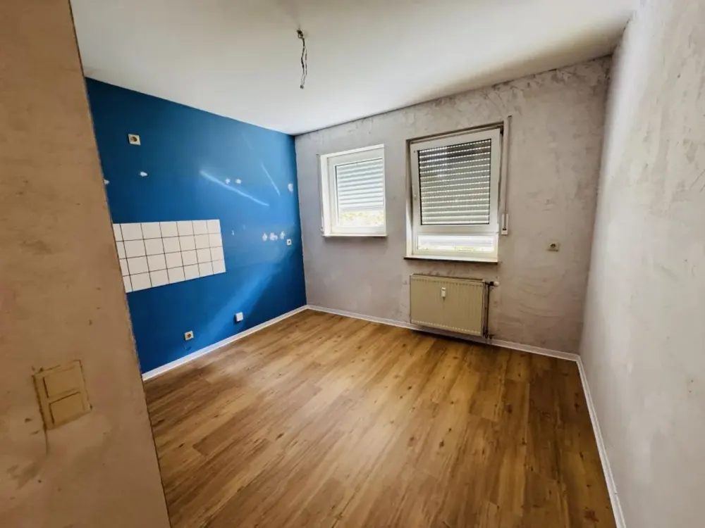 2-Room Ground Floor Apartment - Creative Freedom for Artistic and Handy Individuals
