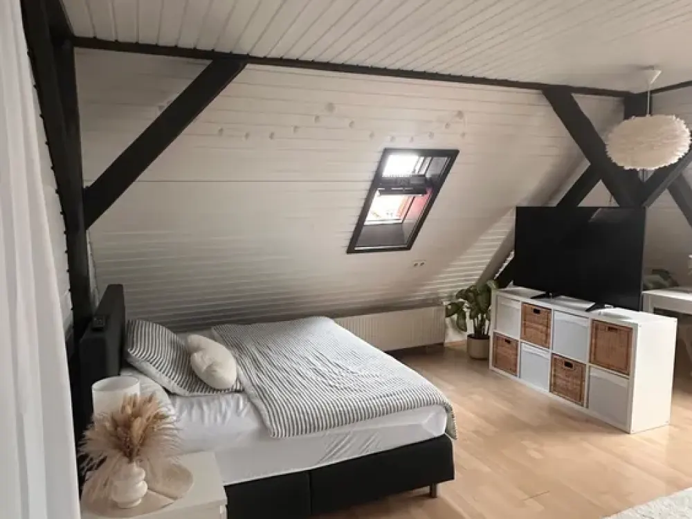 Zuhause mit 1,5 Zimmern über den Dächern von Stuttgart Süd