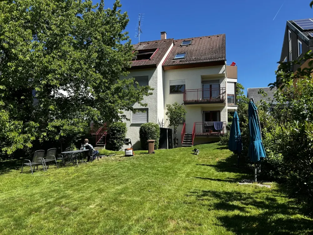 Möblierte, gepflegte helle 2-Zimmer Wohnung mit Balkon und Garten in Stuttgart-Steckfeld