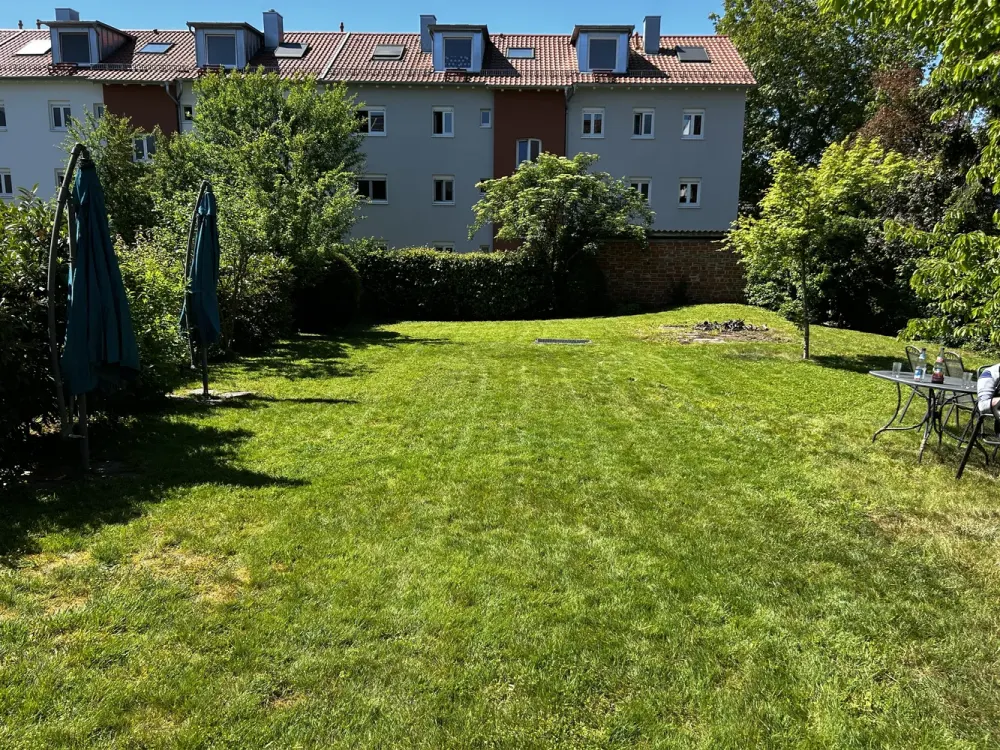 Möblierte, gepflegte helle 2-Zimmer Wohnung mit Balkon und Garten in Stuttgart-Steckfeld