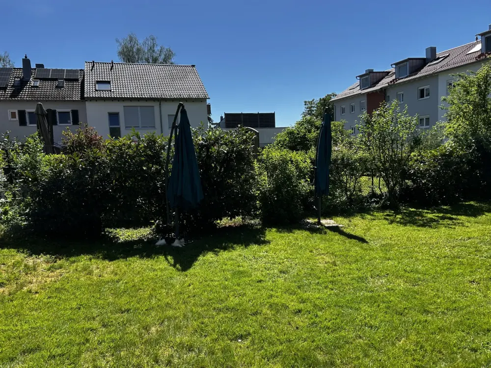 Möblierte, gepflegte helle 2-Zimmer Wohnung mit Balkon und Garten in Stuttgart-Steckfeld