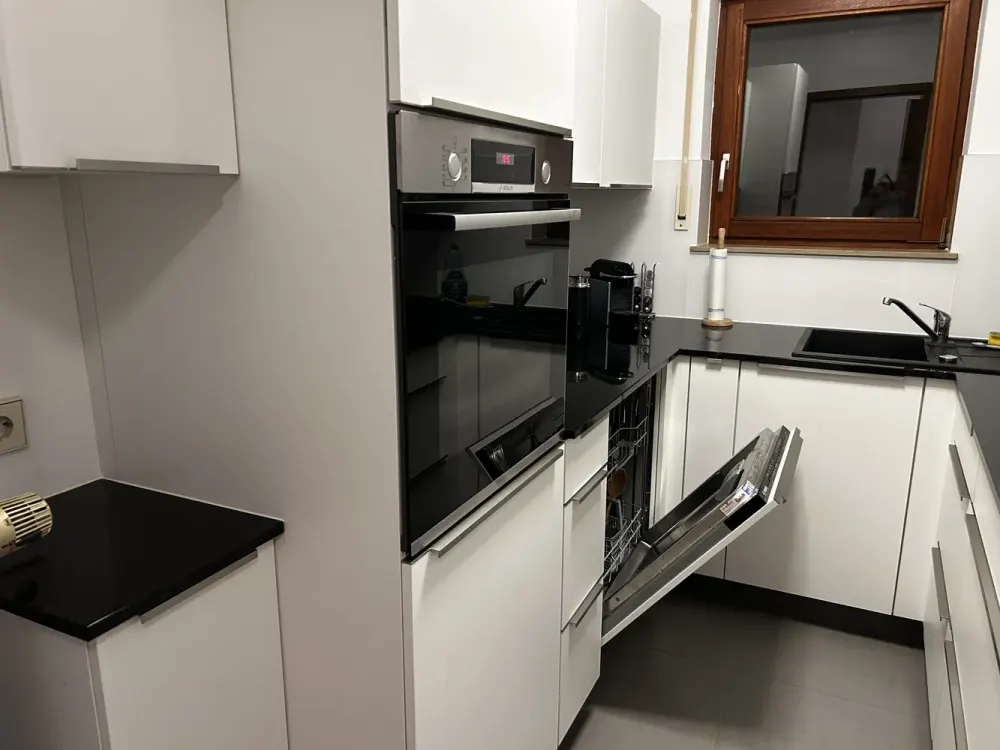 Möblierte, gepflegte helle 2-Zimmer Wohnung mit Balkon und Garten in Stuttgart-Steckfeld