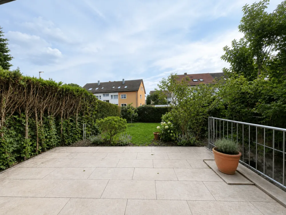 Stilvoll möblierte 2-Zimmer-EG-Wohnung mit Terrasse & Garten nahe Uni Hohenheim