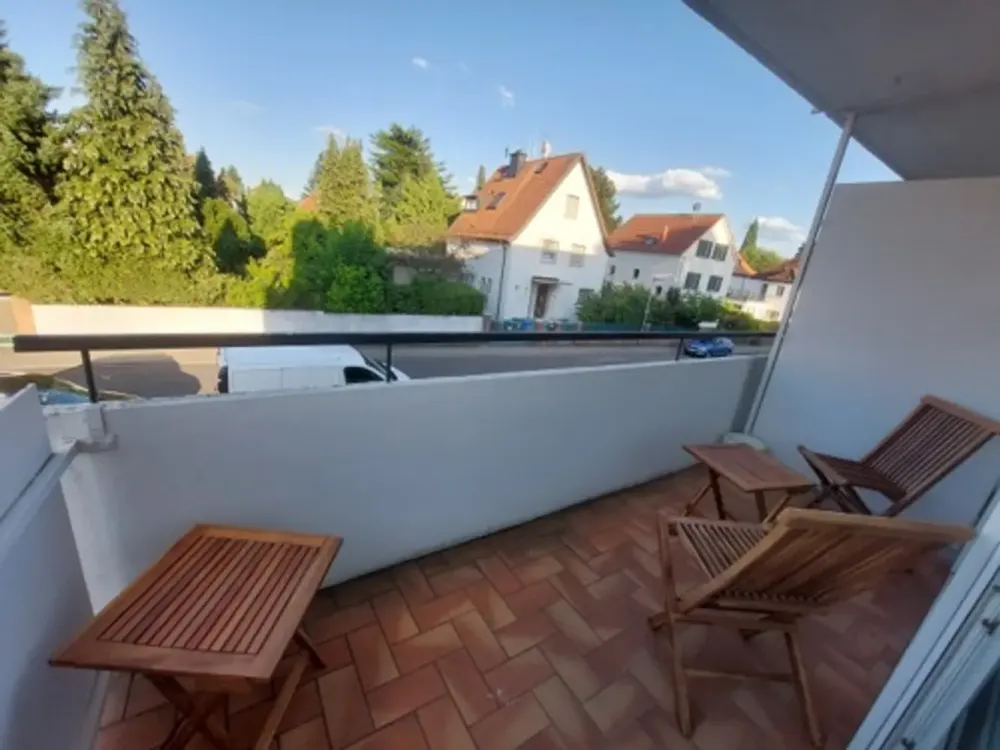 Hochwertig möbliertes 1-Zimmer-Apartment, Balkon, Nähe Bahnhof Langen