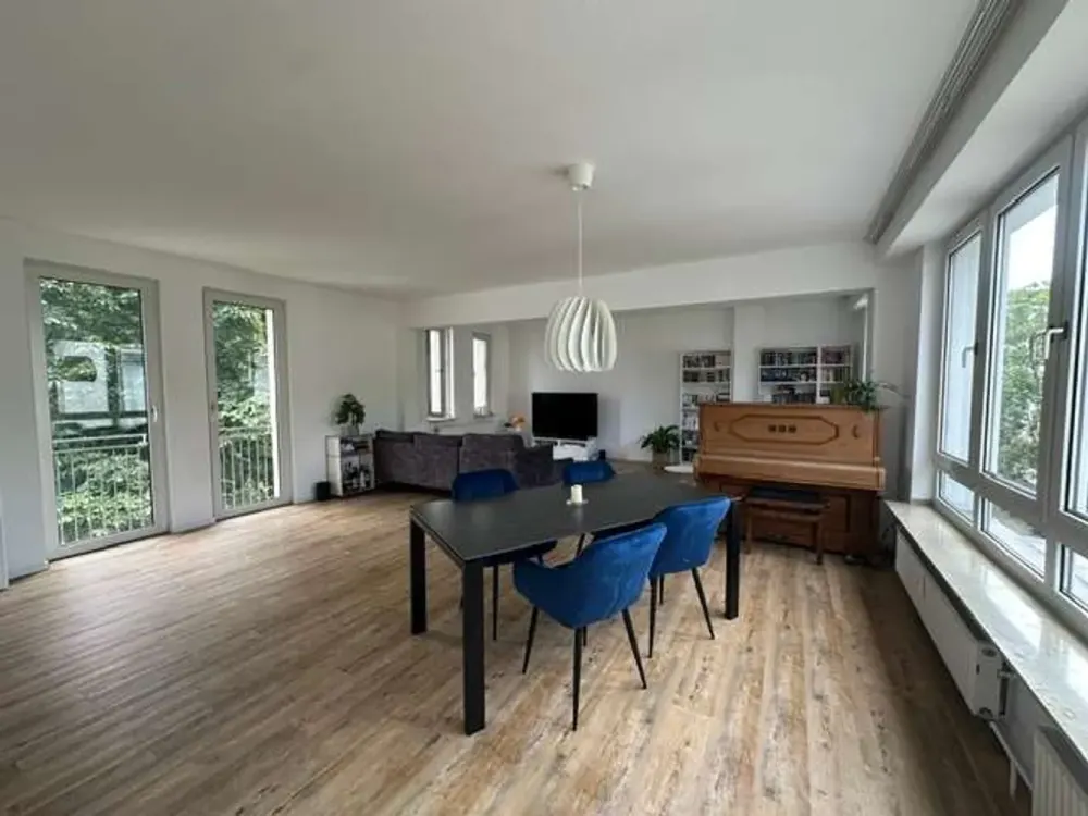 ***Helle Maisonettewohnung mit Loggia & Garagenstellplatz***