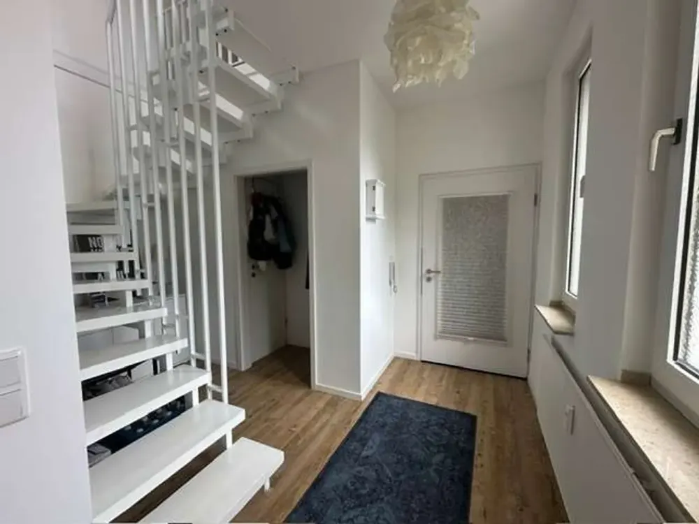 ***Helle Maisonettewohnung mit Loggia & Garagenstellplatz***