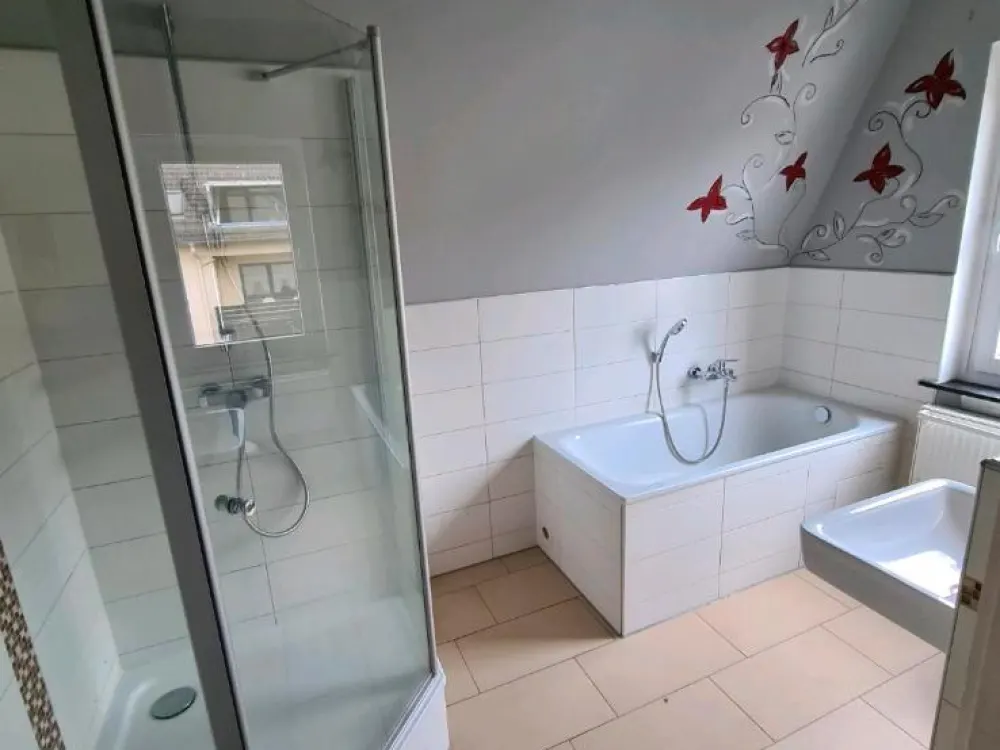 kattenturm 3 Zimmer plus EBK und Balkon