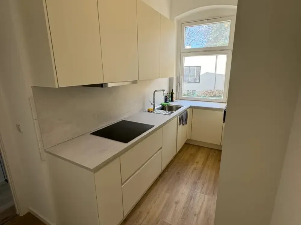 Großzügige 2‑Zimmer‑Wohnung mit Charme und Komfort; Bezug nach Sanierung