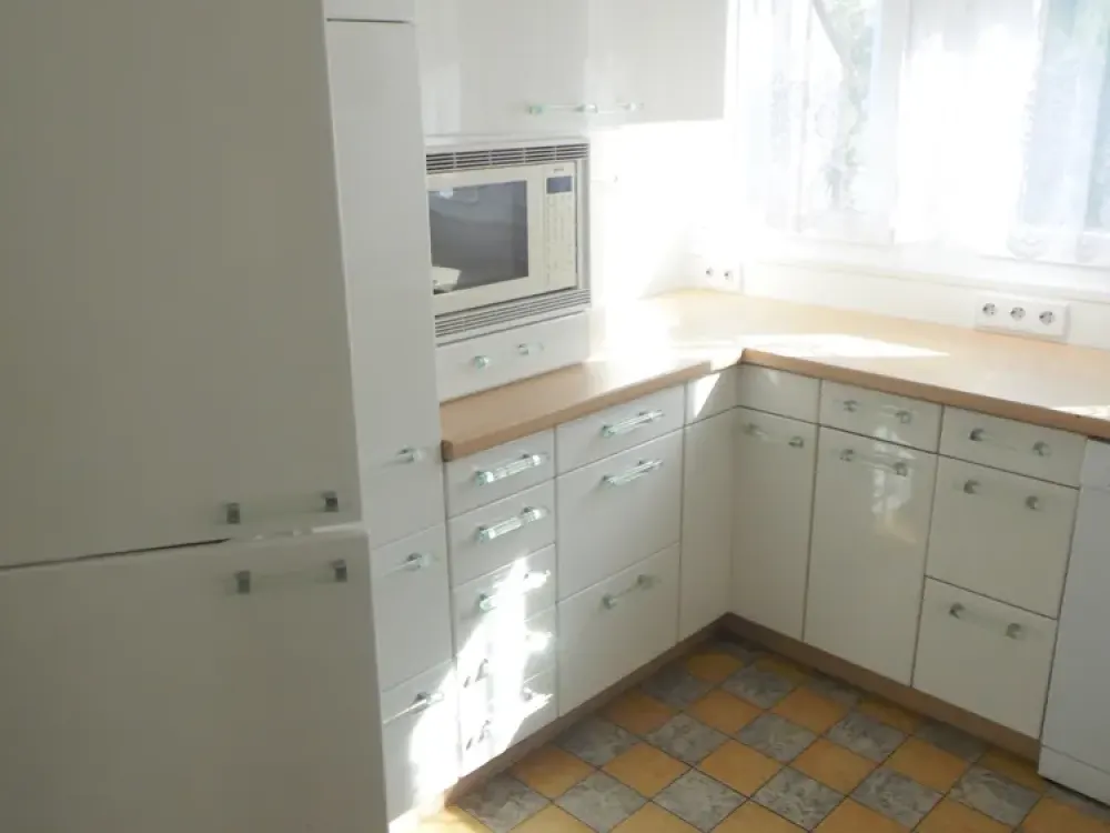Wir zeigen Ihnen gerne Ihre großzügige, sehr gepflegte Wohnung - ideal für Single oder Paare