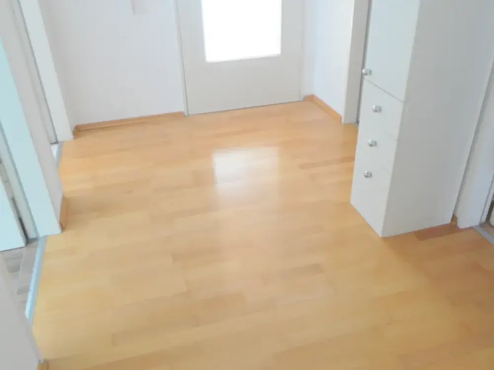 Wir zeigen Ihnen gerne Ihre großzügige, sehr gepflegte Wohnung - ideal für Single oder Paare