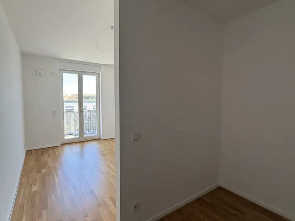 Lichtdurchflutete 4-Raum-Wohnung mit Einbauküche und Balkon