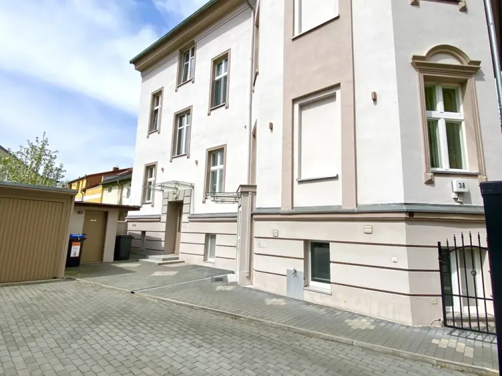 renovierte 2-Zi. Garten-Wohnug mit moderner Küche -max 2 Personen - max. 4 Jahre - Video