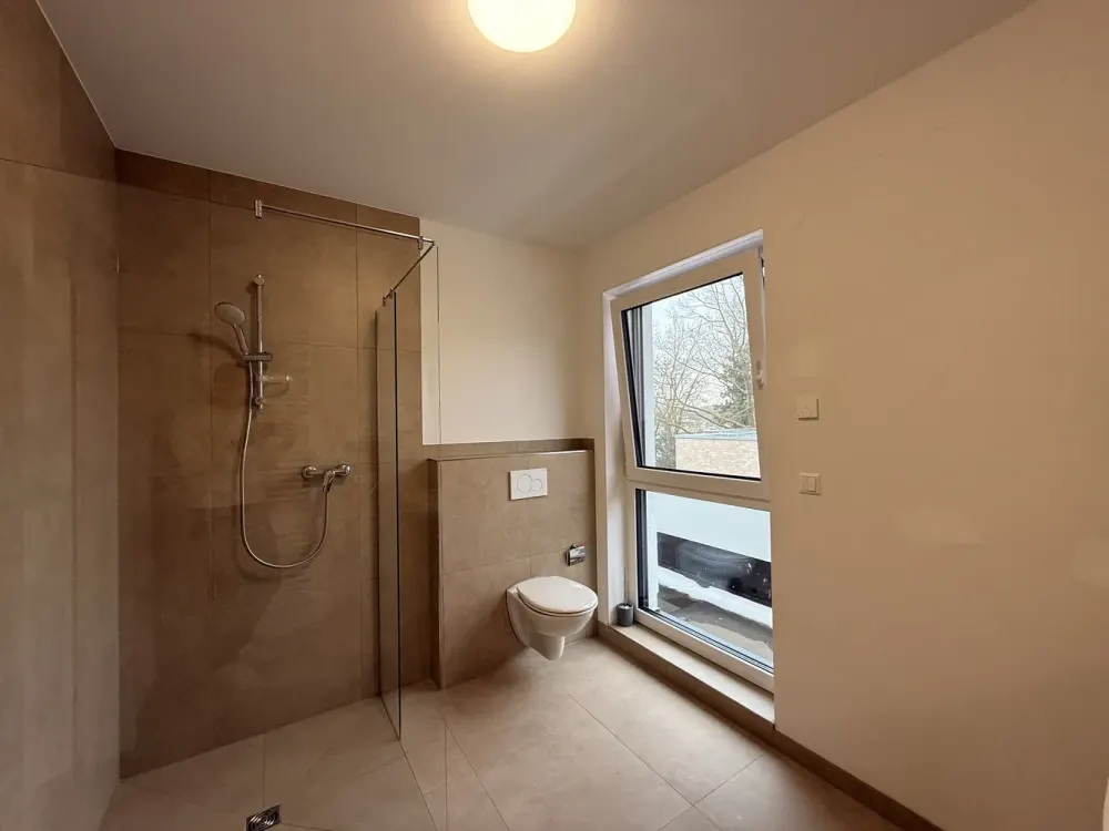 Modern New-Build Apartment Near City Center