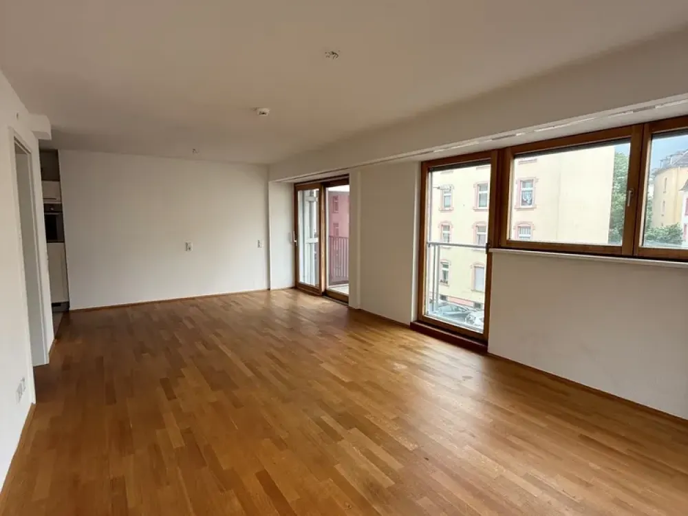 Gallusviertel: Renovierte 2 ZKDB mit 2 Balkonen und EBK (2.4)